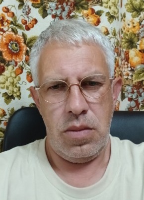 Сергей из Саратова 50 лет