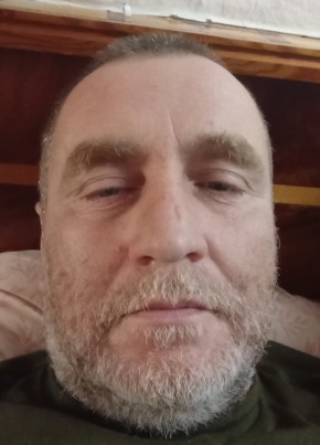 Александр из Саратова 46 лет