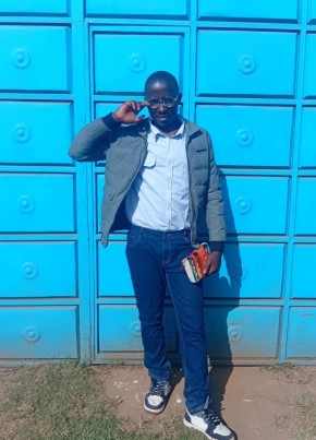 Mark из Nakuru 18 лет