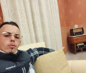 Tonio, 26, Biancavilla