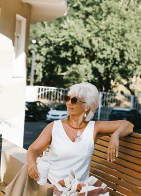 Ирина, 62, Россия, Сургут