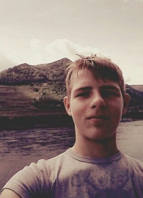 Александр, 25, Россия, Краснотуранск