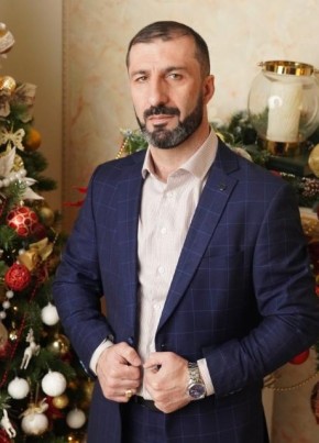 Рамин Ибрагимов из Гусева 48 лет