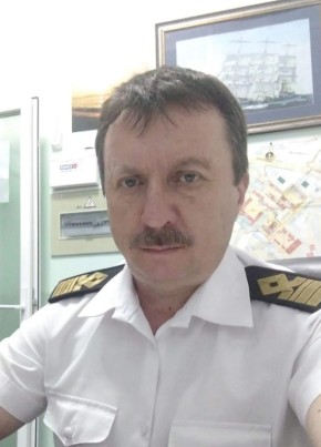 Игорь из Владивостока 47 лет