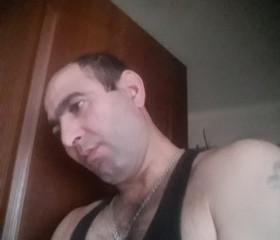 Aram Musegowiz, 45, Ejmiatsin