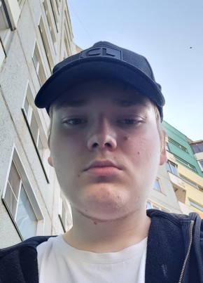 Гена из Киров (Кировской обл.) 18 лет
