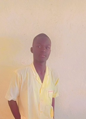 Atiya Bari Ruben, 19, Cameroon, Guider