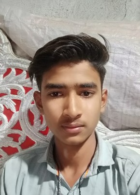 Jeeshan Mansuri, 19, India, Bhikangaon
