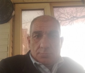 Robert, 47, Yerevan