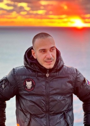Артур из Павловскаи 37 лет