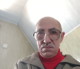 Vladimir, 60, Slantsy
