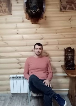 Али