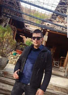 lazar, 27, Republika e Kosovës, Mitrovicë