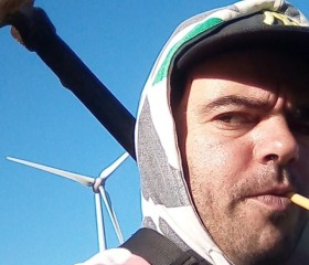 Ze, 37, Peniche