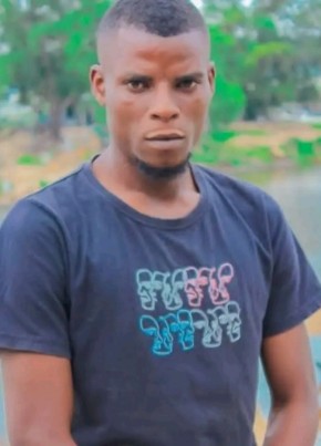 Mondegrace из Kinshasa 32 года