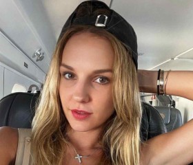 Elvira, 34, Los Angeles