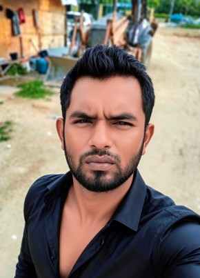 Md Shahinur из George Town 32 года