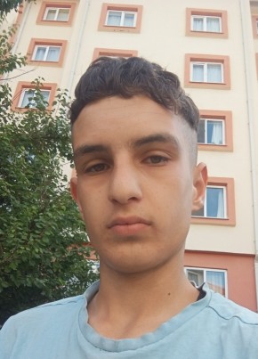 Emre из Ankara 18 лет