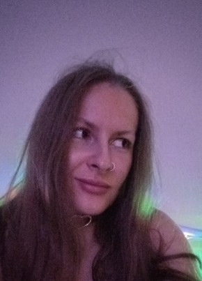 Елена, 32, Россия, Адлер