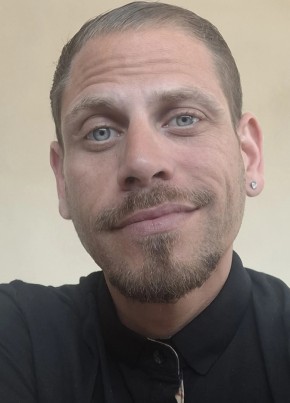 Daniele из Nyon 35 лет