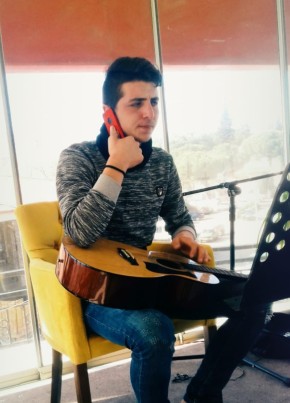 Bayram Özsöy, 23, Türkiye Cumhuriyeti, İzmir