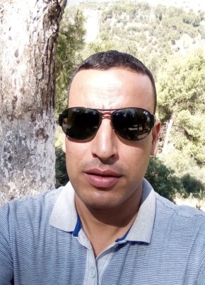 Goldberg, 35, People’s Democratic Republic of Algeria, Khemis Miliana