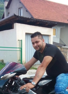 Zik's, 35, Bosna i Hercegovina, Sarajevo
