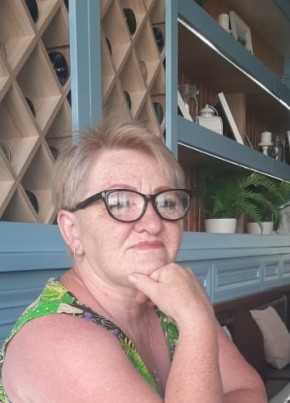Ирина, 61, Россия, Новороссийск