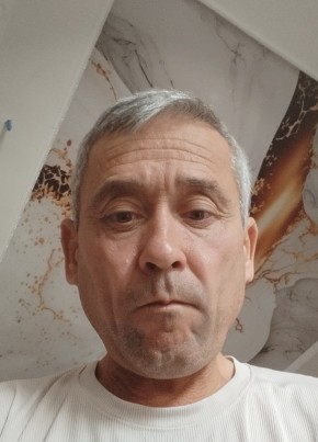 Камол из Уфы 46 лет