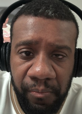 Easily, 34, United States of America, Abington