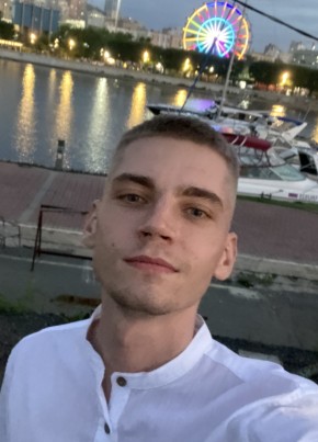 Кирилл из Благовещенск (Амурской обл.) 25 лет