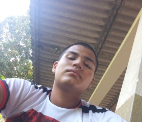 Felipe, 18, Bogota