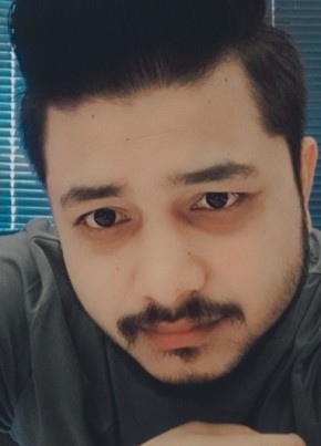 Jugesh Sinha из New Delhi 33 года