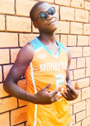 Bruno из Kisumu 21 год