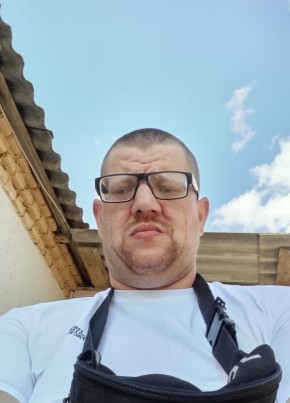 Антон из Саратова 32 года