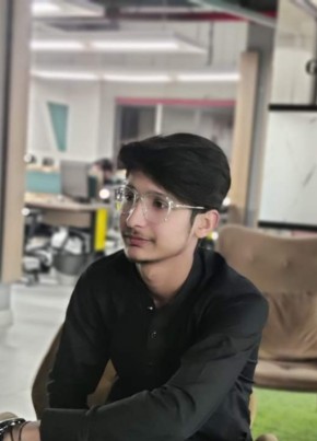 Mani, 19, Pakistan, Leiah