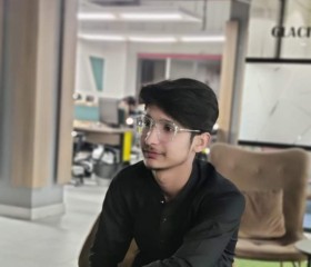 Mani, 20, Leiah