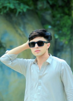 Tahir из الرياض 18 лет