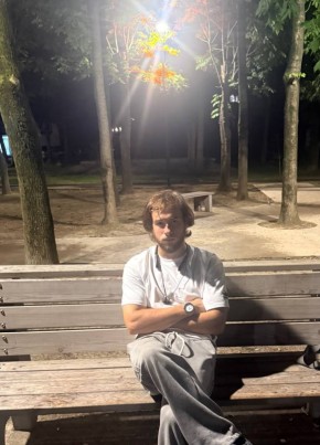 Дмитрий из Артема 18 лет