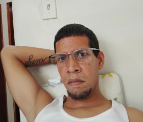 Ricardo, 36, San Juan