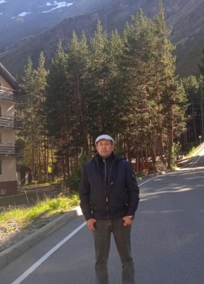 Денис из Партенита 47 лет