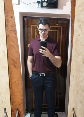 Robert из Botoșani 22 года