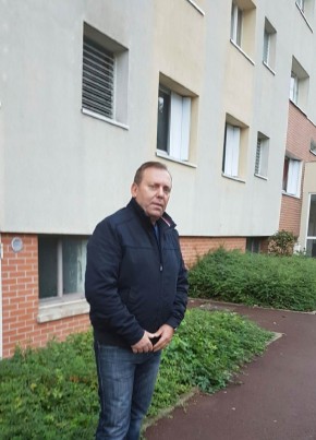mestre, 67, République Française, Saint-Germain-en-Laye