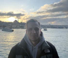 Aleks, 28, London