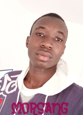 Emmanuel, 21, République Française, Morsang-sur-Orge