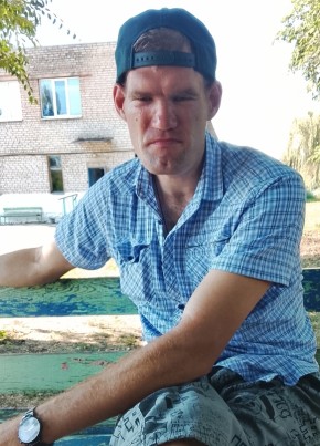 Роман Ганчеров из Верхнего Мамона 32 года