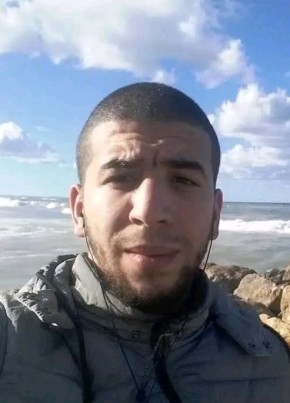 Mohamed B Tioura из London 28 лет