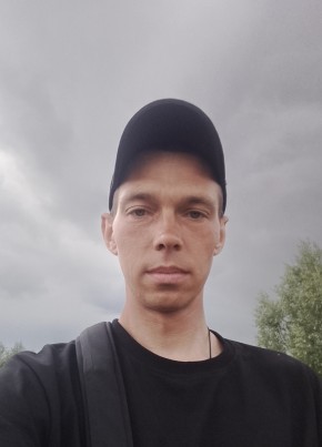 Максим из Ломоносова 33 года