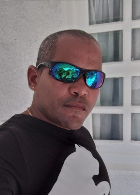 Yuniel, 44, República de Cuba, La Habana