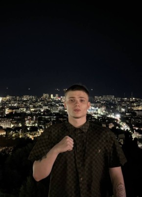 Семён из Махачкалы 19 лет